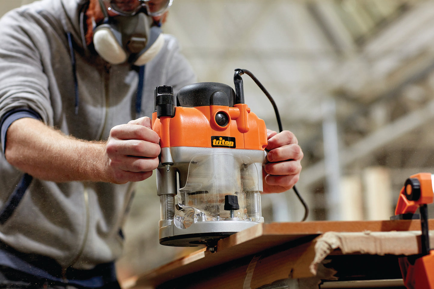 Triton 2400W Dual Mode Precision Plunge Router